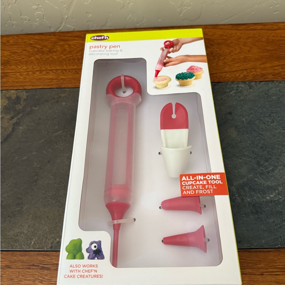 NWT Chef'n Pastry Pen - Cupcake Tool - Create, Fill & Frost